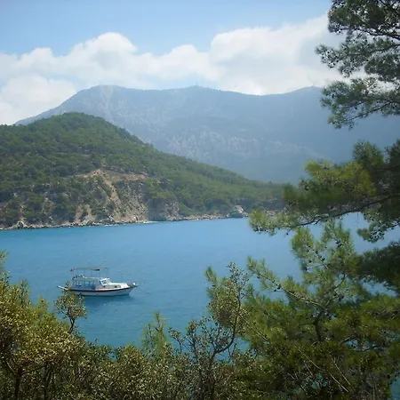 Geledonya Evleri * Karaoz