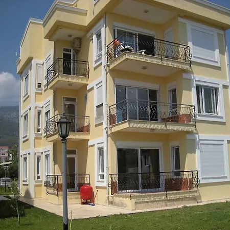 Geledonya Evleri *